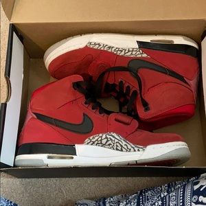 Air Jordan’s legacy 312 (gs)